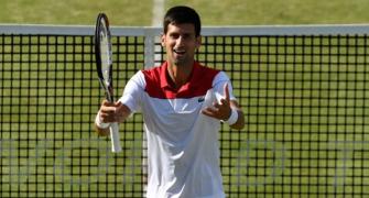 Djokovic says not among favourites at Wimbledon, backs Federer