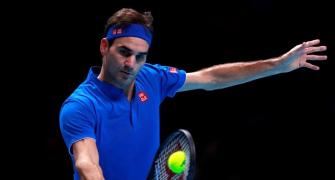 ATP Finals: Federer rebounds to keep hopes alive