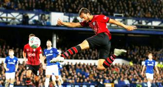 League Cup: Southampton beat Everton on penalties