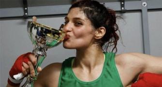 Arrest warrant issued against Iranian female boxer