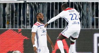 Football Extras: Lyon edge Bordeaux 3-2