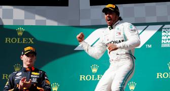 F1 Pit lane tales: Hamilton hails teamwork