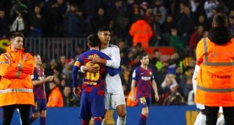 Barca, Real share spoils in rare goalless 'Clasico'