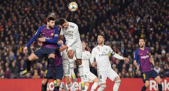 Barcelona and Real Madrid renew close-run title race