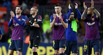Football Extras: Why Barcelona are in trouble