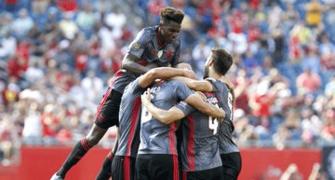 Soccer Extras: Benfica continue winning streak in ICC