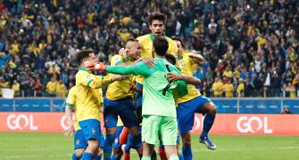 Copa America: Brazil beat Paraguay to reach semis