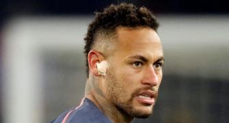 Brazil players back rape-accused Neymar
