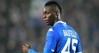 Extras: Balotelli hits back at fans after racist insults