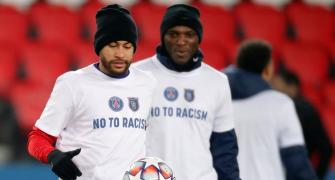 PSG players wear 'no to racism' t-shirts