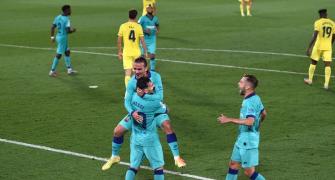 La Liga Pics: Barca outclass Villarreal