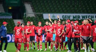 Bayern Munich clinch 8th consecutive Bundesliga crown