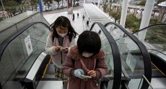 Japan virus cases hit 1000; Tokyo says Games on track