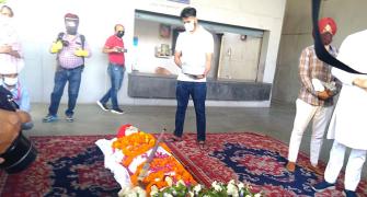 Balbir Singh Sr cremated with state honours