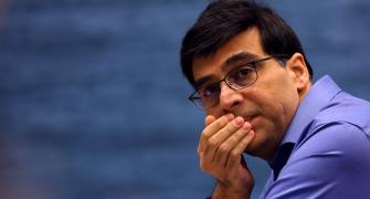 Gashimov Blitz Chess: Anand loses 2 games, draws 5