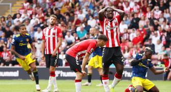 EPL PHOTOS: Saints bring United down to earth in draw
