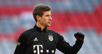 Bayern's Mueller tests positive for COVID-19