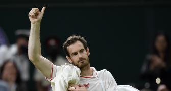Murray's dramatic comeback keeps Wimbledon run alive