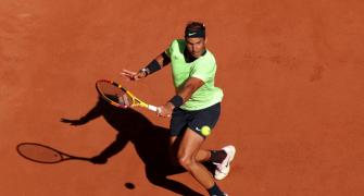 Nadal in his element in warm, sunny Roland Garros