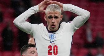 England players agree 'blond bet' with Foden
