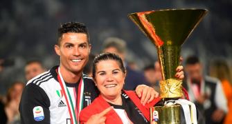 Mum hopes to convince Ronaldo to join Portuguese club