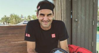 Federer says 'feeling strong' after knee surgery