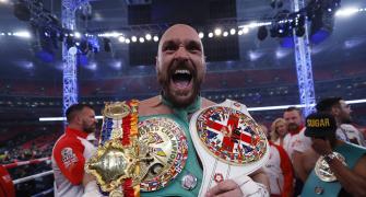 Fury retains WBC heavyweight crown with TKO of Whyte