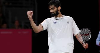 Srikanth wins bronze; Sindhu one step away from gold