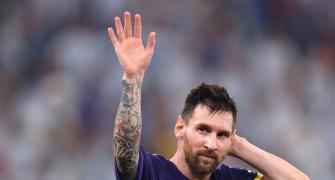 Mexican boxer apologises to Messi after threat