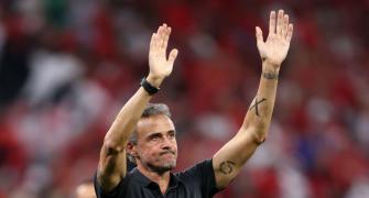 Spain coach Enrique sacked; De la Fuente takes over
