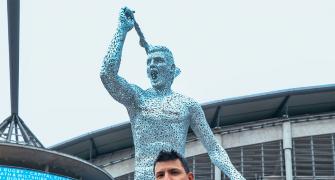 Aguero statue unveiled on 10th anniversary of '93:20'