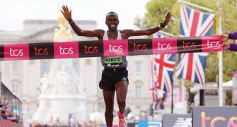 Kenyan Kipruto wins maiden London Marathon
