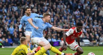De Bruyne the boss as City hand Arsenal a drubbing