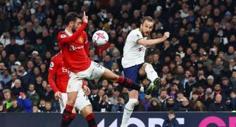 EPL PIX: Spurs rally to draw with United