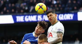 EPL: Spurs sink toothless Chelsea