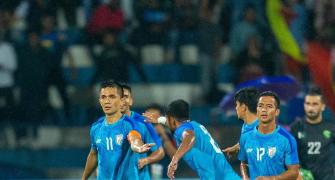 Chhetri hat-trick guides India to easy win over Pak