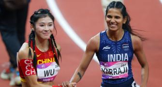 Chinese runner apologises amidst controversy