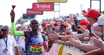 Running great Farah signs off with fourth-place finish