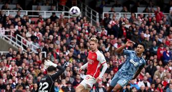 EPL PIX: Arsenal stumble; Liverpool stunned