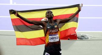 US set 4x400m mixed World mark; Cheptegei wins 10,000