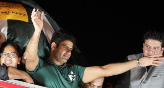 Pakistan's golden boy receives hero's welcome