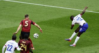 Euro: Kolo Muani scores late as France beat Belgium