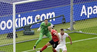PIX: Austria ease past Poland, renew knock-out hopes