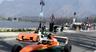 Dal Lake roars! F4 racing debuts in Srinagar