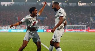 PIX: Leverkusen stretch unbeaten run to 50; PSG lose