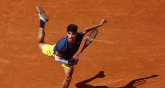 Alcaraz cruises past Wolf in French Open opener