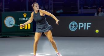 Sabalenka opens WTA Finals with sweep