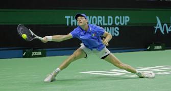 Sinner sends holders Italy into Davis Cup final