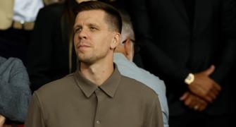 Szczesny comes out of retirement for Barca return