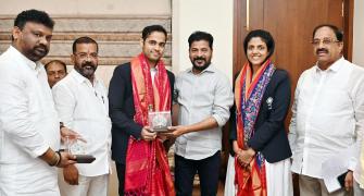 Telangana CM rewards Chess heroes Arjun, Harika